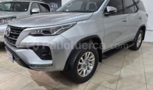 foto de Autos marca Toyota seminuevo modelo Fortuner 2.7 año 2023 en Quito