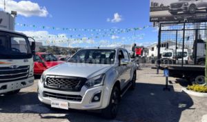 foto de Autos marca Chevrolet seminuevo modelo D-MAX CRDI FULL AC 2.5 CD 4X4  TM DIESEL año 2023 en Ambato