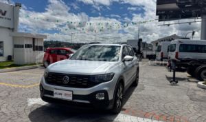 foto de Autos marca Volkswagen seminuevo modelo T-CROSS CONFORTLINE AC año 2024 en Ambato