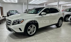 foto de Autos marca Mercedes Benz seminuevo modelo GLA 180 año 2015 en Quito
