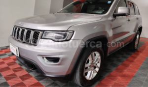 foto de Autos marca Jeep seminuevo modelo Grand Cherokee Laredo año 2017 en Quito