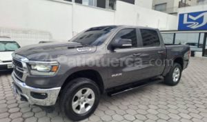 foto de Autos marca Ram seminuevo modelo 1500 BIGHORN ETORQUE año 2022 en Quito
