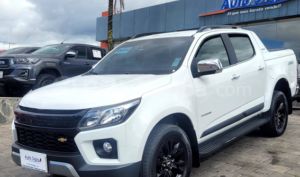 foto de Autos marca Chevrolet seminuevo modelo COLORADO HIGH COUNTRY año 2024 en Cuenca