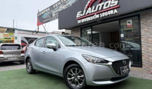 foto de Autos marca Mazda seminuevo modelo 2 SDN CORE año 2022 en Quito