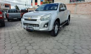 foto de Autos marca Chevrolet seminuevo modelo D-MAX CRDI FULL AC 2.5 CD 4X4  TM DIESEL año 2022 en Ambato