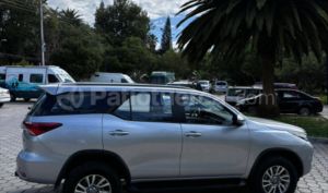 foto de Autos marca Toyota seminuevo modelo New Fortuner año 2022 en Quito