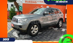 foto de Autos marca Jeep seminuevo modelo Grand Cherokee Laredo año 2013 en Quito