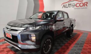 foto de Autos marca Mitsubishi seminuevo modelo L200 GLX año 2021 en Quito