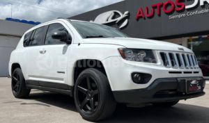 foto de Autos marca Jeep seminuevo modelo Compass Sport año 2014 en Quito