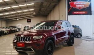 foto de Autos marca Jeep seminuevo modelo Cherokee Limited año 2016 en Quito