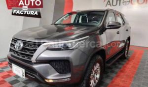 foto de Autos marca Toyota seminuevo modelo Fortuner año 2024 en Quito