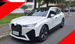 foto de Autos marca BMW seminuevo modelo IX XDRIVE 40 año 2024 en Quito