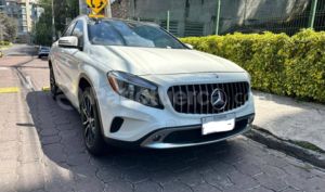 foto de Autos marca Mercedes Benz seminuevo modelo GLA 250 año 2017 en Quito