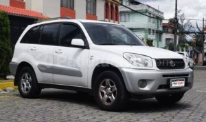 foto de Autos marca Toyota seminuevo modelo RAV 4 año 2005