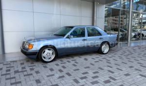 foto de Autos marca Mercedes Benz seminuevo modelo 260E año 1991 en Quito
