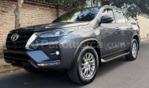 foto de Autos marca Toyota seminuevo modelo New Fortuner año 2023 en Quito