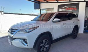 foto de Autos marca Toyota seminuevo modelo Fortuner 4.0 año 2020 en Quito