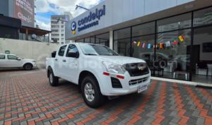 foto de Autos marca Chevrolet seminuevo modelo D-MAX CRDI FULL AC 2.5 CD 4X4  TM DIESEL año 2025 en Quito