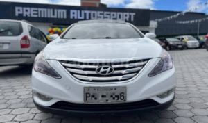 foto de Autos marca Hyundai seminuevo modelo Sonata Fe año 2012 en Quito