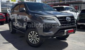 foto de Autos marca Toyota seminuevo modelo New Fortuner año 2022
