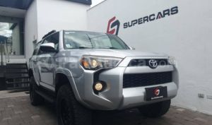 foto de Autos marca Toyota seminuevo modelo 4Runner SR5 año 2015 en Cumbayá