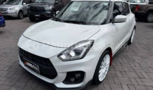 foto de Suzuki Swift GLX 2024