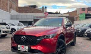foto de Autos marca Mazda seminuevo modelo CX5 AWD KURO EDITION año 2024 en Cuenca