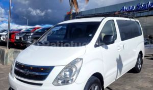 foto de Autos marca Hyundai seminuevo modelo H1 12 pasajeros año 2014