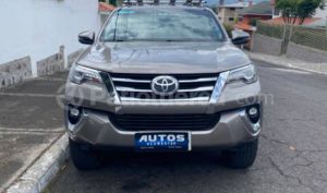 foto de Autos marca Toyota seminuevo modelo Fortuner 4.0 año 2021 en Cumbayá