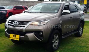 foto de Autos marca Toyota seminuevo modelo New Fortuner año 2018 en Atuntaqui