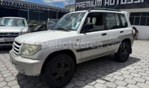 foto de Autos marca Mitsubishi seminuevo modelo Montero IO año 2004