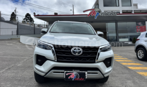 Toyota Fortuner 4.0 2024
