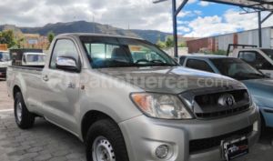 Toyota EKT HILUX 4X2 CS 2010