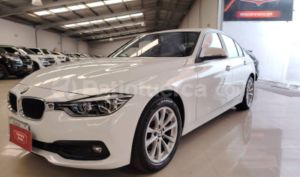 BMW 318 2018