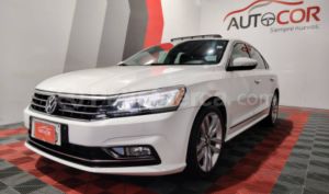 foto de Autos marca Volkswagen seminuevo modelo Passat año 2016 en Sangolqui