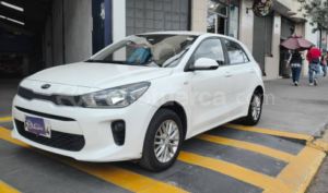foto de Kia RIO LX 2020
