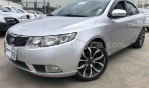 Kia Cerato Forte 2011