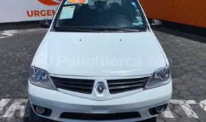 foto de Autos marca Renault seminuevo modelo Logan Dynamique año 2010 en Quito