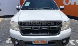 foto de Autos marca Ford seminuevo modelo F150 XLT 4X4 año 2006 en Quito