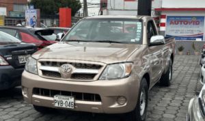 foto de Autos marca Toyota seminuevo modelo Hilux CS 4x2 año 2006 en Quito