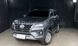 foto de Autos marca Toyota seminuevo modelo Fortuner 4.0 año 2023