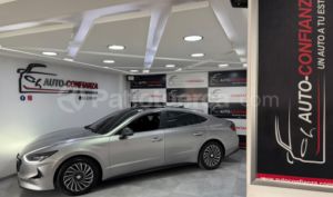 foto de Autos marca Hyundai seminuevo modelo Sonata Hybrid año 2022