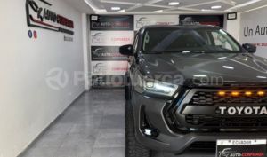 foto de Autos marca Toyota seminuevo modelo Hilux CD 4x2 año 2025 en Quito