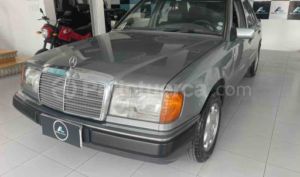Mercedes Benz—™ 300E 1992