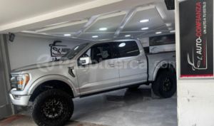foto de Autos marca Ford seminuevo modelo F150 XLT 4X4 año 2022