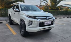 foto de Autos marca Mitsubishi seminuevo modelo L200 HIRIDER año 2021 en Ambato