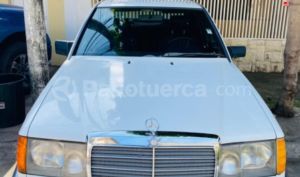 Mercedes Benz—™ E300 1987