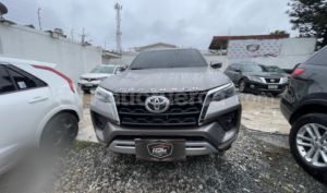 foto de Autos marca Toyota seminuevo modelo Fortuner 4.0 año 2022 en Guayaquil