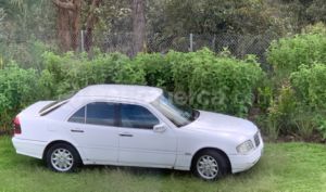 Mercedes Benz—™ 280C 1995