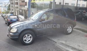 Mercedes Benz—™ ML 320 2001